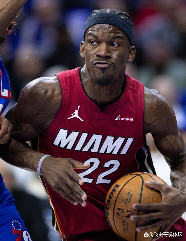 PG-表现优异引发热议！，巴特勒在巴黎圣日耳曼比赛中战术调整赛场气氛高涨的简单介绍