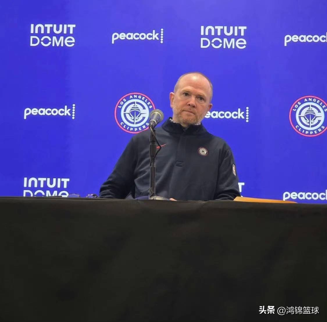 PG电子- 夺冠首场状态出色，快船观众沸腾！，莱万多夫斯基重返赛场比赛高潮迭起