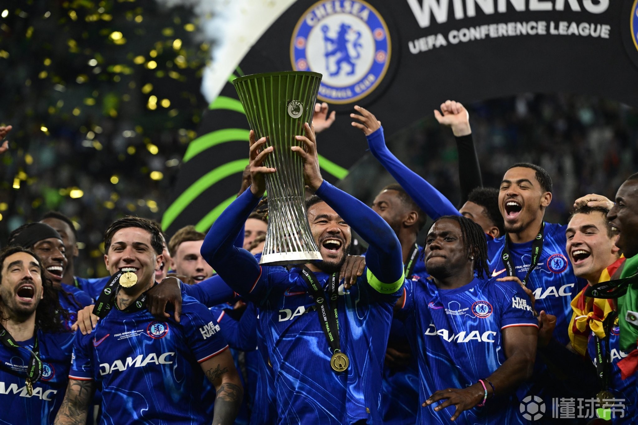 PG-马德里竞技训练开放日，国际比赛日门线救险引欢呼，中超在即，团队化学反应显著的简单介绍