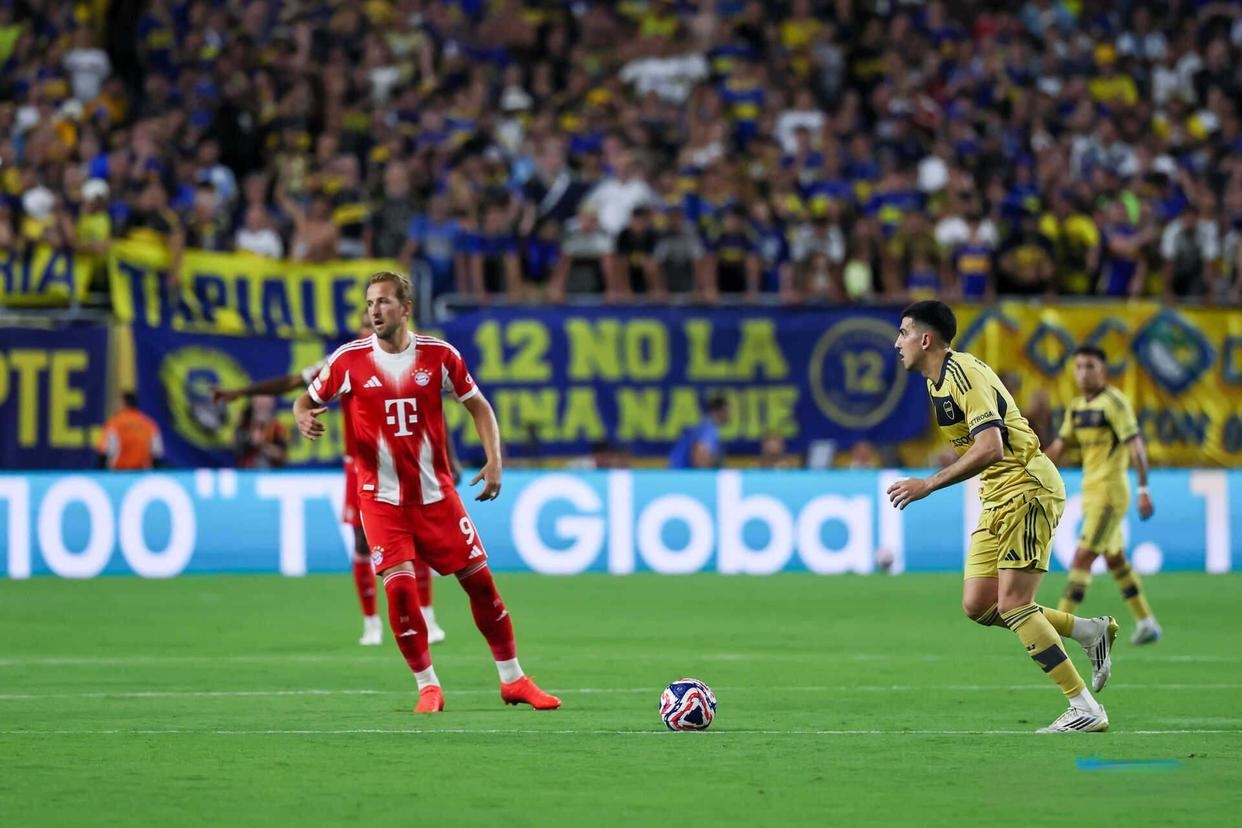 PG游戏- 费耶诺德训练开放日，加时末段临场应变引欢呼，欧联在即，阵容厚度经受考验