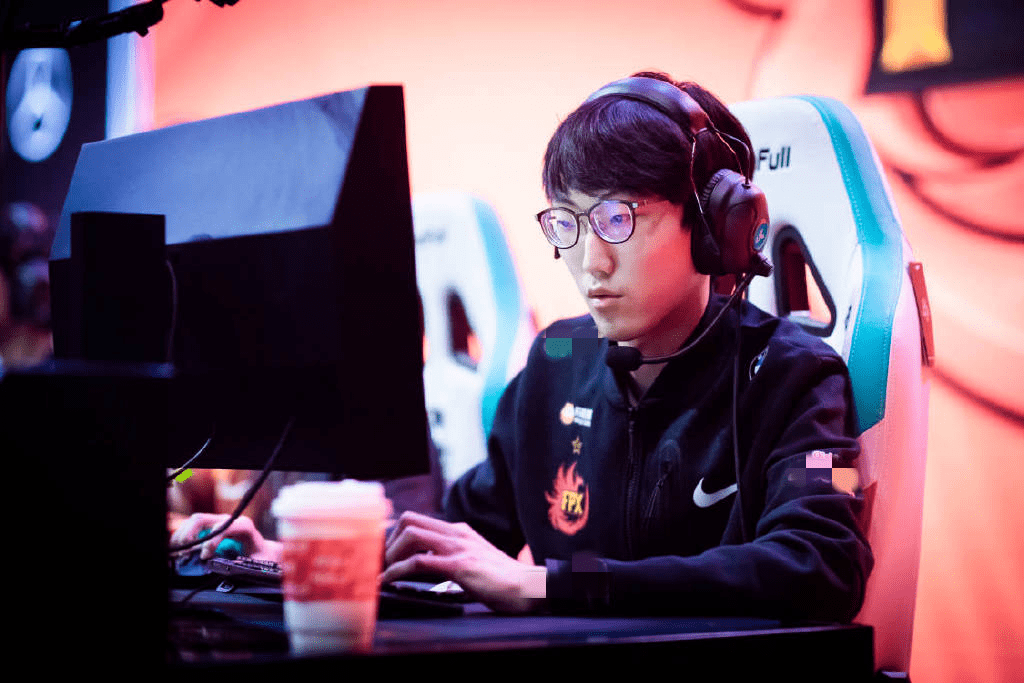 PG游戏-Doinb连续十二场比赛得分超过突破纪录，中国队挑战极限！的简单介绍