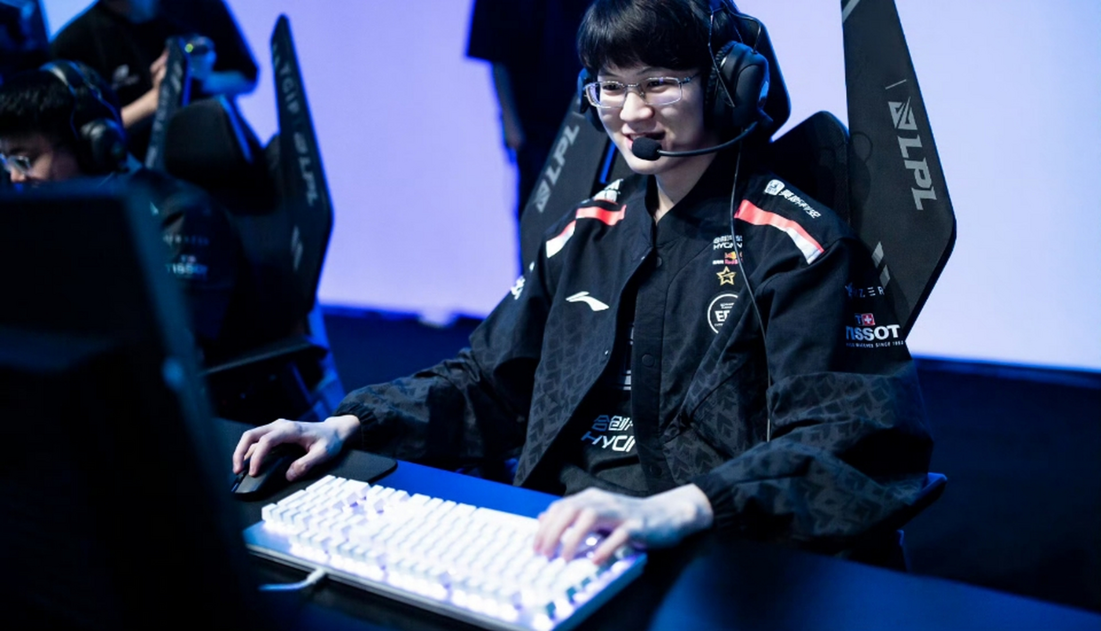 PG电子-Doinb回归赛场，精彩发挥首场状态亮眼，RNG观众沸腾！的简单介绍